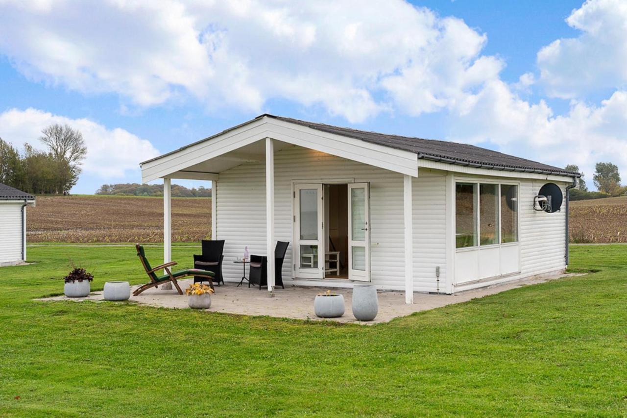 Cozy 2-Bedroom J Seaside Escape At Summerhouse Brenderup Buitenkant foto