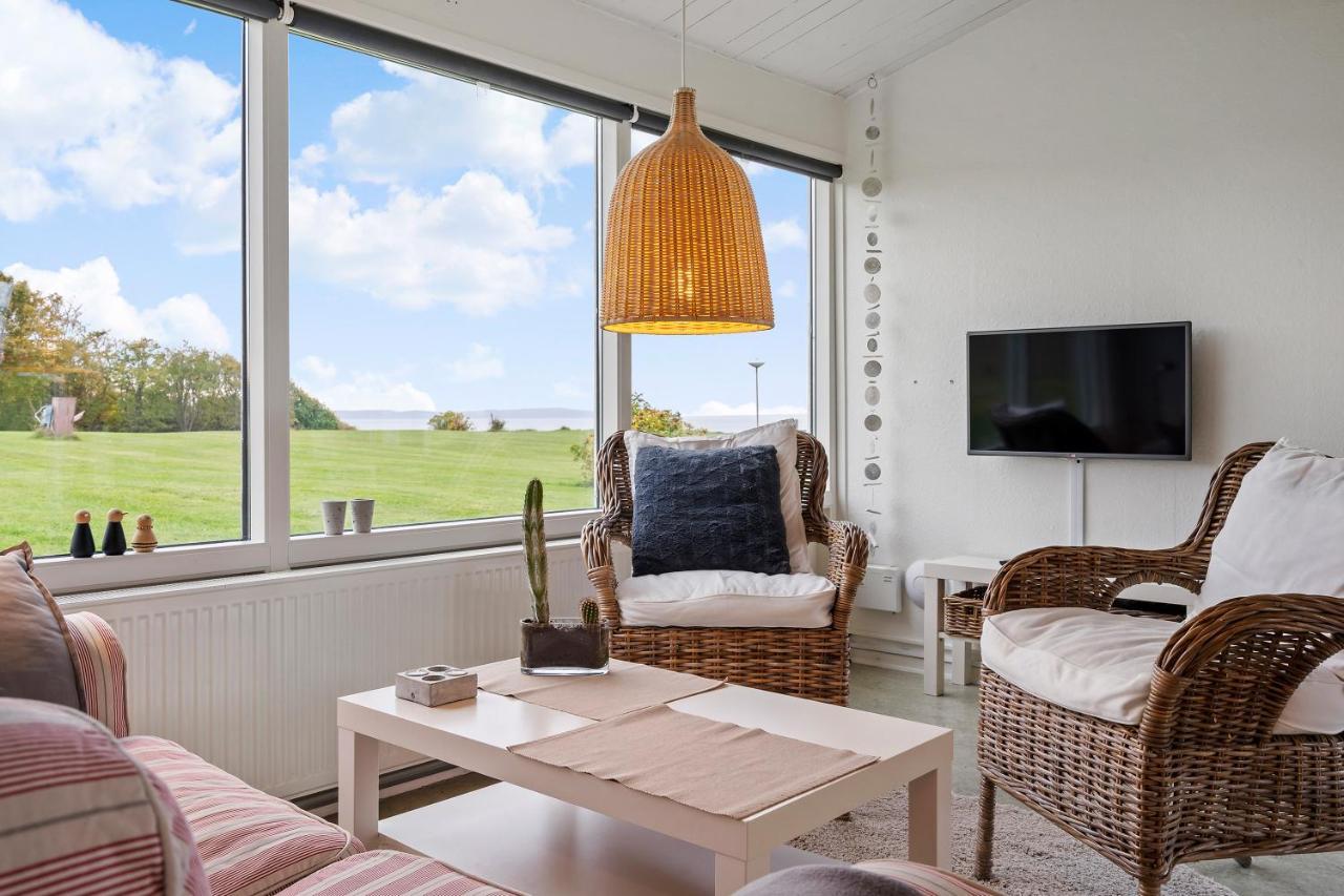 Cozy 2-Bedroom J Seaside Escape At Summerhouse Brenderup Buitenkant foto