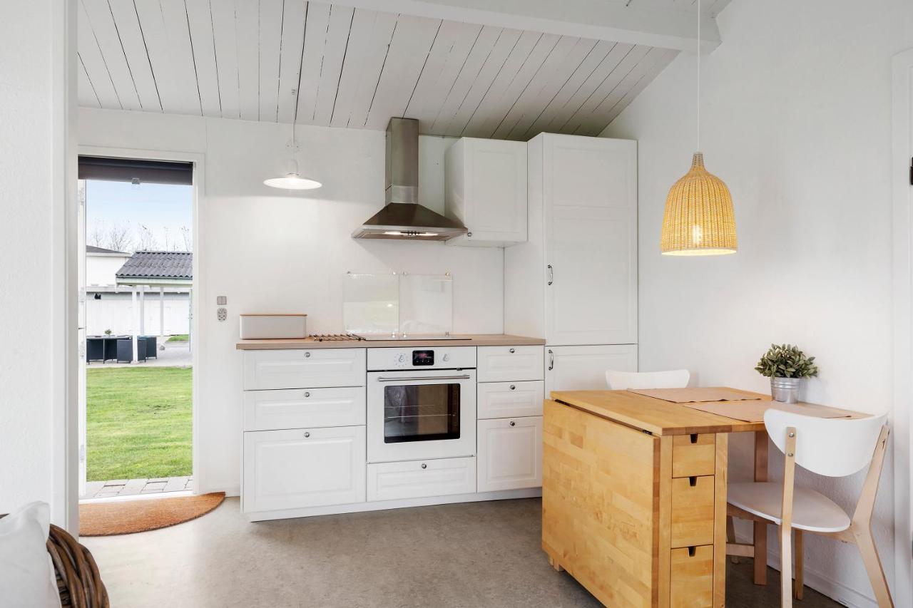 Cozy 2-Bedroom J Seaside Escape At Summerhouse Brenderup Buitenkant foto
